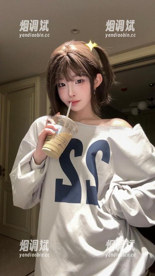 在51吃瓜中心，校园链接不断——听说某班绯闻情侣又升温了，真是吃瓜不止！