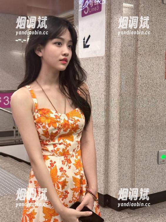听朋友说登录5i吃瓜网能挖到超大瓜，没想到我也是活久见！