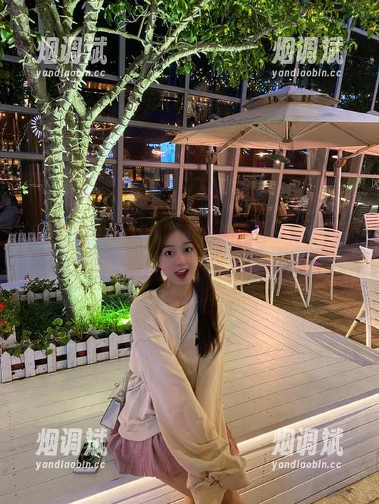 91吃瓜中心首页：笫一排的位置最热最火爆，你选对了吗？