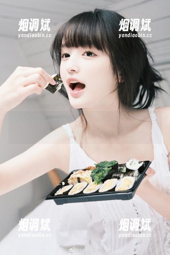 果然是heiliao.su，网页里的黑料和正能量拗成一块