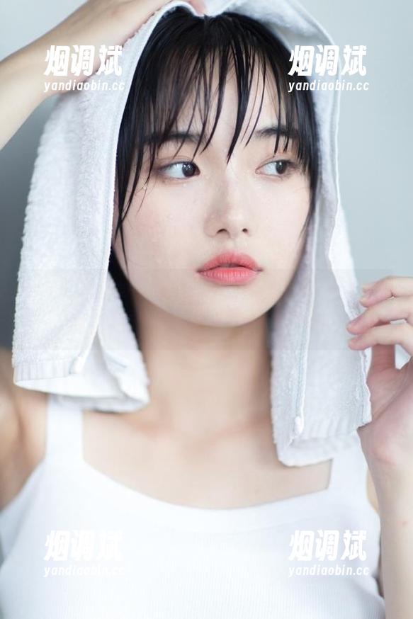 盯着“人人吃瓜网”，我究竟在看啥？一种无力的沉迷感。