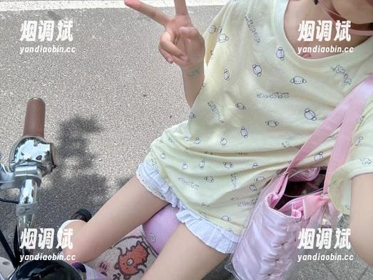 吃瓜直播 一边登录“吃瓜直播”,一边等着瓜民们的口水大战!
