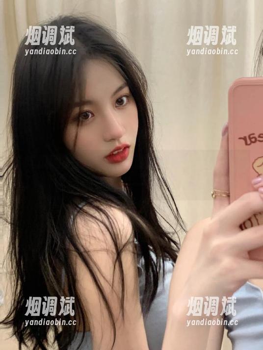 在线吃瓜网最新热议，每个瓜的名字都能引发一场小讨论！