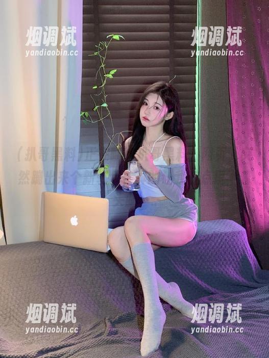正在翻“扒哥黑料”网页，突然蹦出来个新软件，真的让我有点摸不着头脑…..