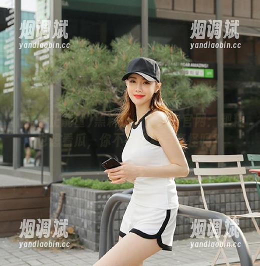 黑料正能量线路官网：粑粑也想看瓜，你不觉得有点奇怪吗？