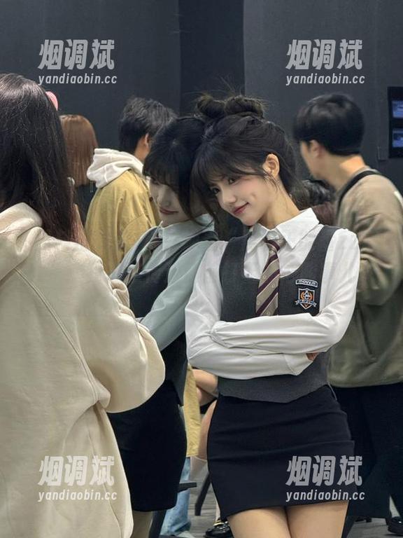 快来观看“黑料正能量zzzttt”：我在这传送门前打工的心酸事儿……