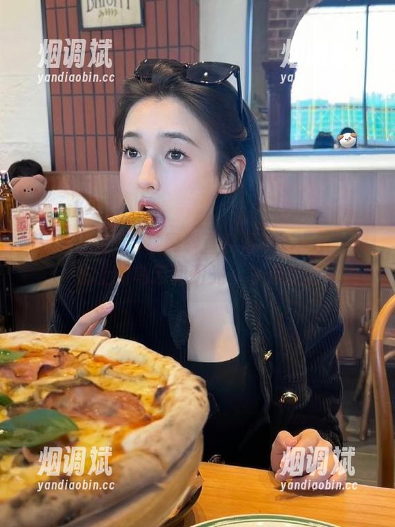 “黑料正能量455fun”网站上的乌云和阳光，有点意思